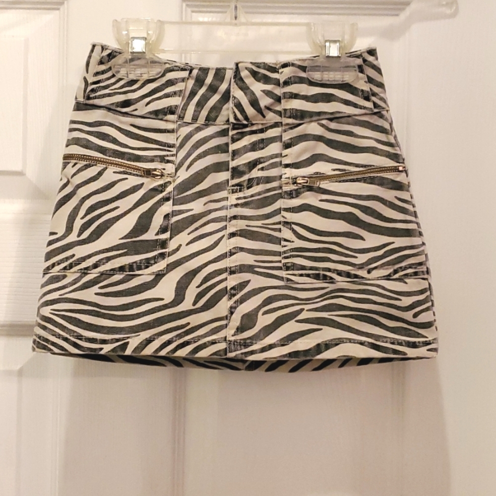 EUC Old Navy Girl's 4 Cute Trendy Zebra Skirt with 4 Zipper Pockets